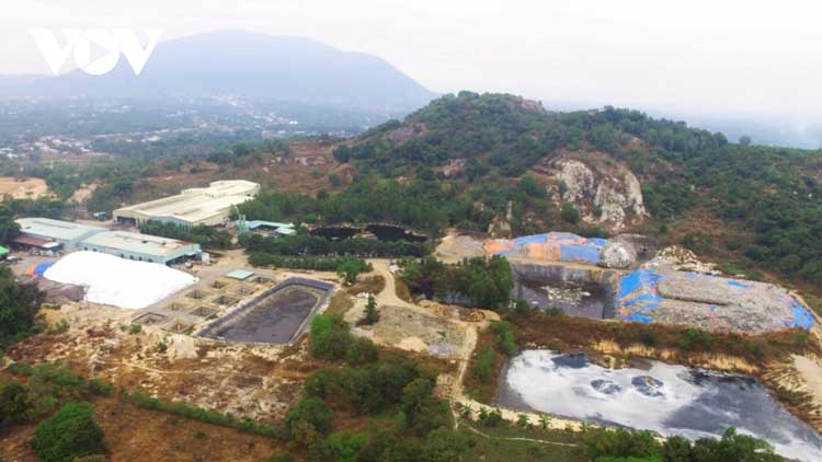 Khu liên hợp xử lý chất thải của Công ty TNHH Cù Lao Xanh nhìn từ trên cao.