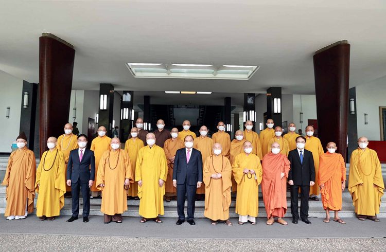 Chủ tịch nước Nguyễn Xuân Phúc tiếp Đoàn đại biểu Hội đồng Trị sự Trung ương Giáo hội Phật giáo Việt Nam nhân dịp Đại lễ Phật đản 2021 - Phật lịch 2565.