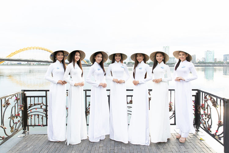 Nằm trong chuỗi các hoạt động của Miss World Vietnam, các thí sinh đã có một ngày trải nghiệm, khám phá các danh lam thắng cảnh của Đà Nẵng.