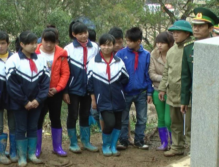 Các thế hệ học sinh của tỉnh Lạng Sơn thường xuyên được giáo dục về ý thức bảo vệ chủ quyền, an ninh biên giới.