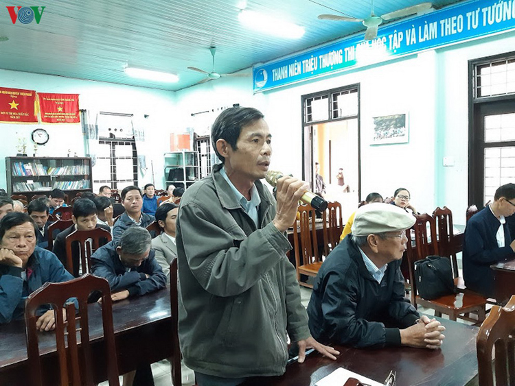 Cử tri xã Triệu Thượng, huyện Triệu Phong, tỉnh Quảng Trị nêu bức xúc vì đường cứu hộ, cứu nạn làm 10 năm chưa xong.