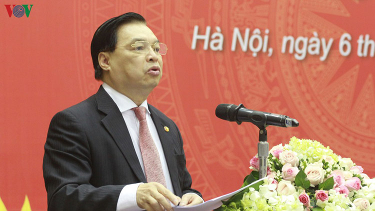 Phó Trưởng Ban Tuyên giáo Trung ương Lê Mạnh Hùng phát biểu tại hội thảo.