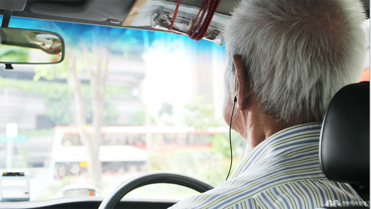 Dân số già hóa nhanh dẫn đến việc ngày càng nhiều tài xế cao tuổi lái xe trên đường.