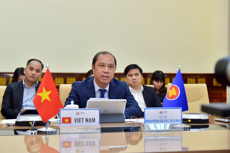 Thứ trưởng Bộ Ngoại giao, Trưởng SOM ASEAN Việt Nam, Nguyễn Quốc Dũng tham dự cuộc họp.