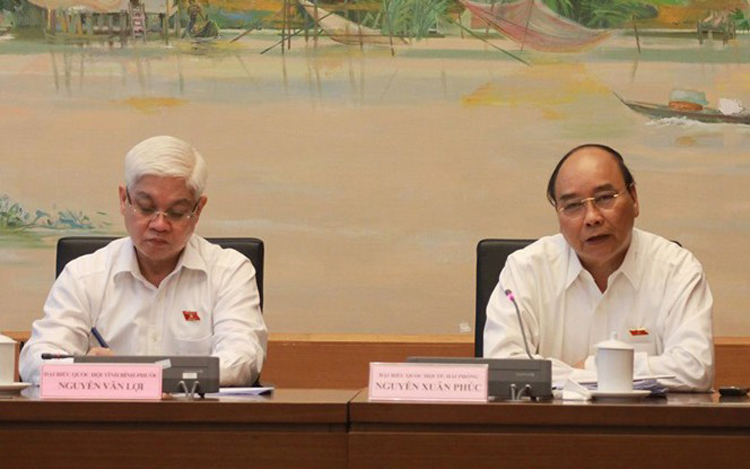 Thủ tướng Nguyễn Xuân Phúc phát biểu thảo luận tại tổ, sáng 11/6.