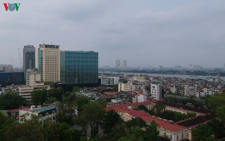 Trong 5 năm tới TP. Hà Nội chưa đủ thực lực để đầu tư làm đê hai bên bờ sông Hồng và di dời 900.000 dân.