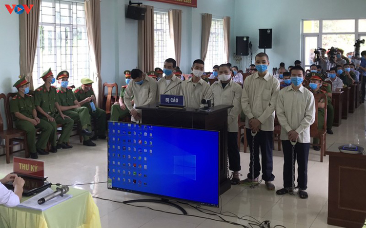 TAND tỉnh Quảng Ninh đã tuyên tổng cộng 25 năm tù cho 6 đối tượng phạm tội Tổ chức cho người khác nhập cảnh trái phép.