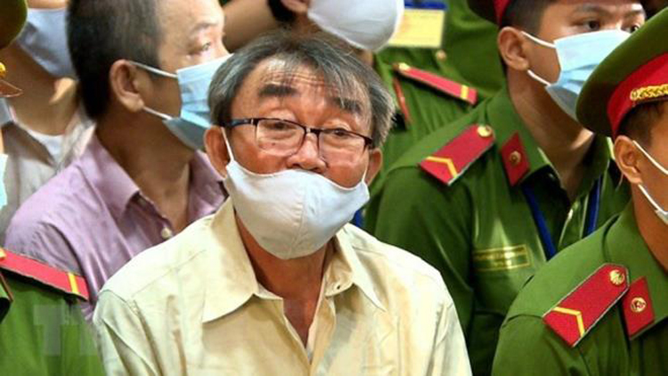 Bị cáo cầm đầu Nguyễn Khanh bị tuyên phạt 24 năm tù. (Ảnh: TTXVN)