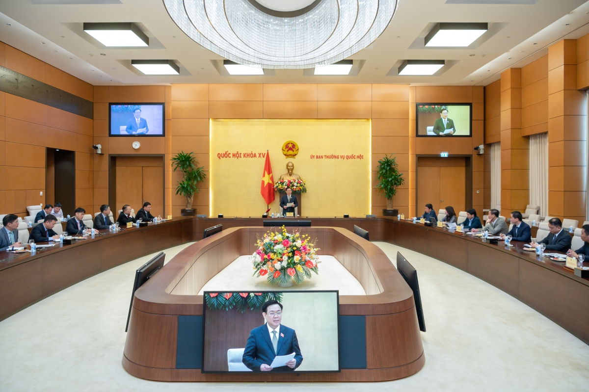 Chủ tịch Quốc hội tiếp Trưởng các Cơ quan đại diện của Việt Nam ở nước ngoài.