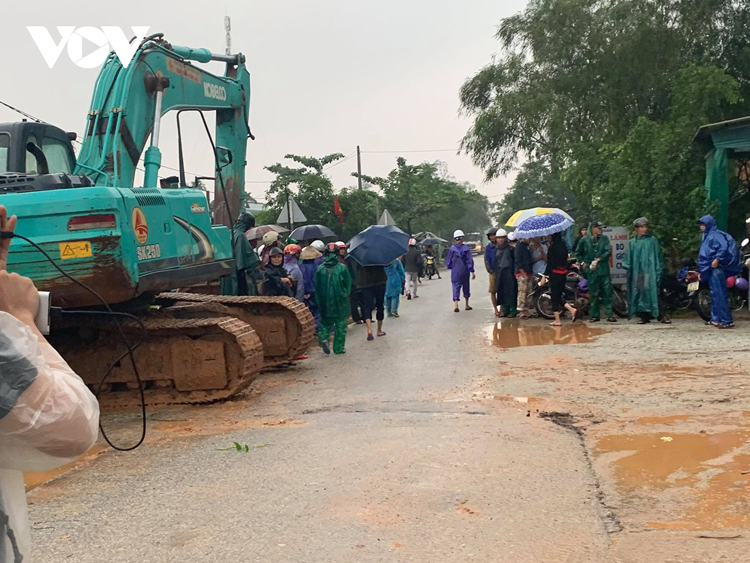 Các phương tham gia cứu nạn tiện tập kết tại xã Phong Xuân, huyện Phong Điền.