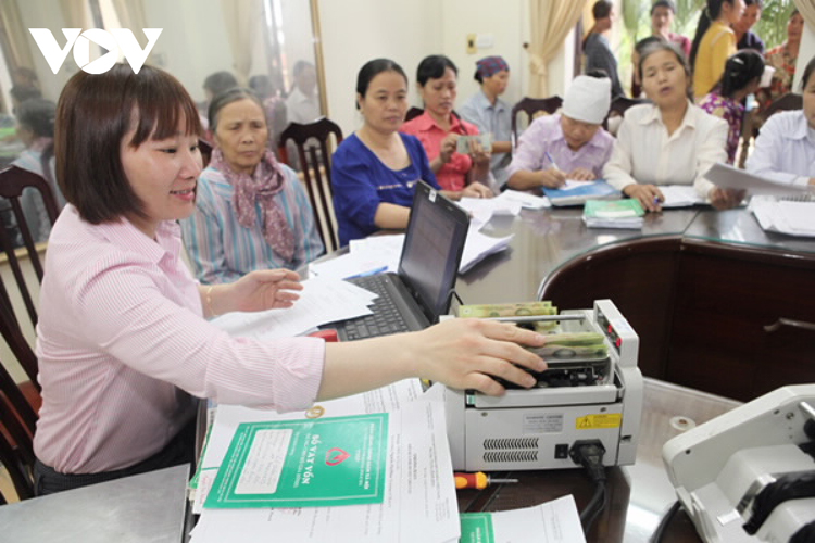 Việt Nam cần kiên trì, ổn định trong điều hành chính sách tiền tệ.