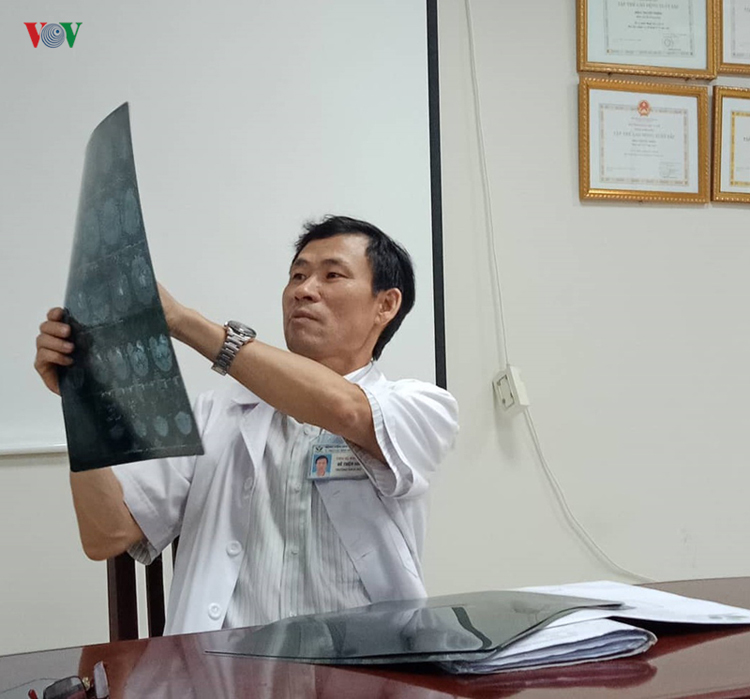 TS. BS Đỗ Thiện Hải, Trưởng khoa Nội, Bệnh viện Nhi Trung ương nói về trường hợp bệnh nhi 13 tuổi ở Thanh Hóa bị di chứng khó có thể phục hồi.