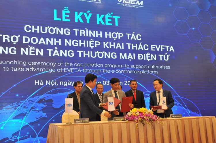 Chương trình hợp tác hỗ trợ doanh nghiệp khai thác Hiệp định thương mại tự do Việt Nam - Liên minh châu Âu (EVFTA) bằng nền tảng thương mại điện tử. (Ảnh: VGP/PT)