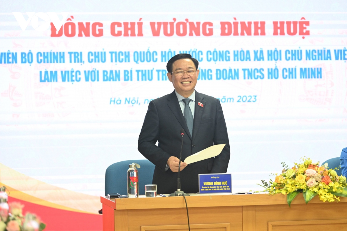 Chủ tịch Quốc hội yêu cầu Đoàn TNCS Hồ Chí Minh tiếp tục kiên trì xây dựng các giá trị và hình mẫu thanh niên trong thời đại mới “tâm trong, trí sáng, hòa bão lớn”.