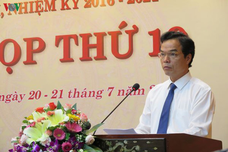 Ông Đặng Ngọc Dũng, Phó Chủ tịch UBND tỉnh Quảng Ngãi trả lời kết quả giải quyết kiến nghị của cử tri.