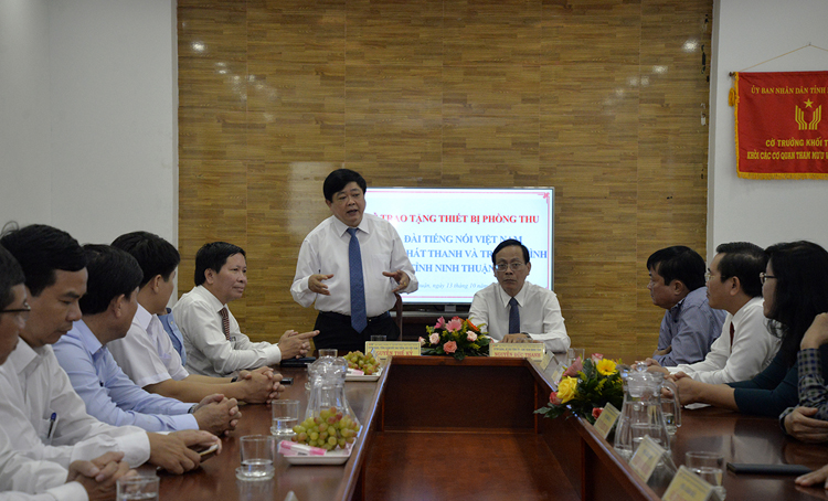 TGĐ VOV làm việc với Đài PTTH Ninh Thuận.