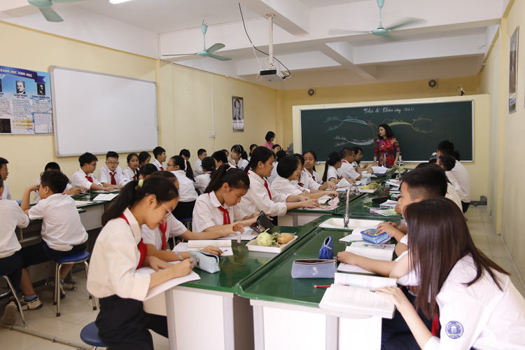 Một tiết thực hành môn Sinh vật của Trường THCS Nguyễn Công Trứ.