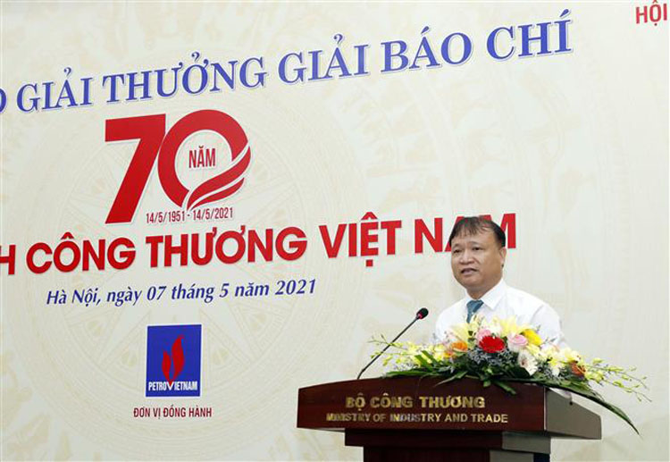 Thứ trưởng Bộ Công Thương Đỗ Thắng Hải phát biểu tại lễ trao giải.