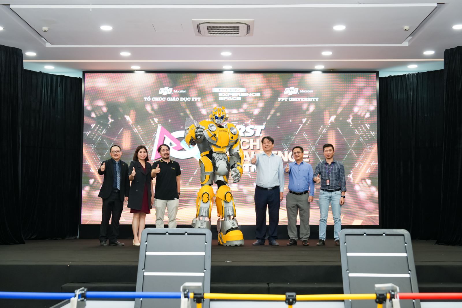 Trường ĐH FPT được FIRST® trao quyền tổ chức giải thi đấu robot theo thể thức và tiêu chuẩn của FIRST® (Mỹ) tại Việt Nam – FIRST® Tech Challenge Vietnam (FTC Vietnam)