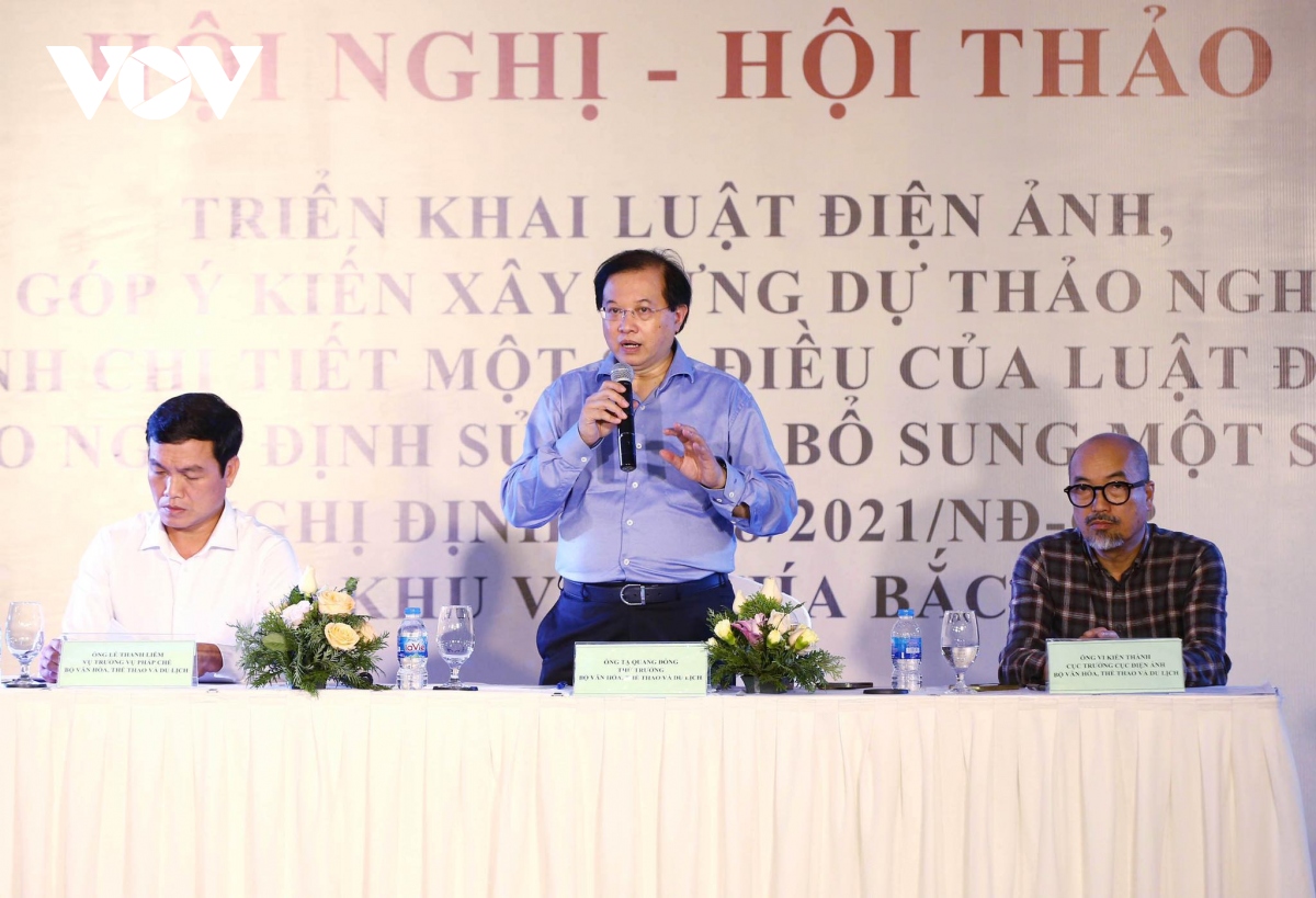 Thứ trưởng Bộ VH-TT&DL Tạ Quang Đông điều hành hội thảo.