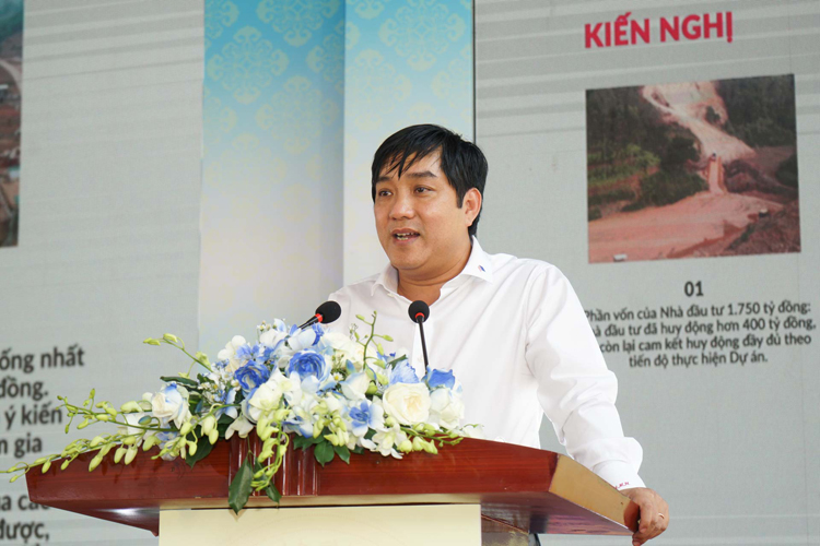 Ông Hồ Minh Hoàng - Chủ tịch HĐQT Công ty Cổ phần Tập đoàn Đèo Cả báo cáo tại Lễ thông xe.