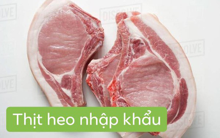 Thịt lợn nhập khẩu được bán trên chợ mạng có giá thấp hơn nhiều so với thịt lợn trong nước bán tại các chợ dân sinh và siêu thị.