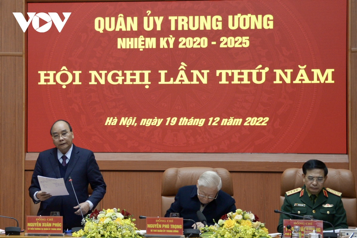Chủ tịch nước Nguyễn Xuân Phúc phát biểu đóng góp ý kiến.