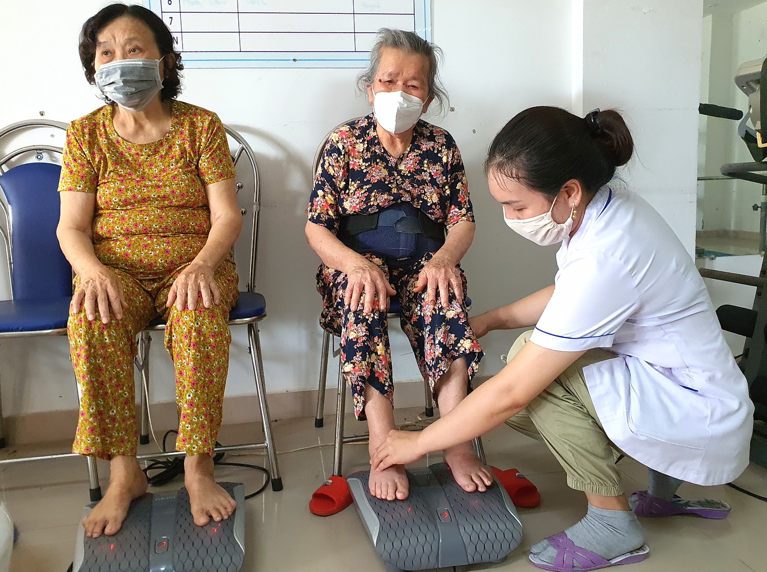 Bà Trương Thị Ngự đang được chăm sóc tại Trung tâm phụng dưỡng người có công cách mạngTP Đà Nẵng.