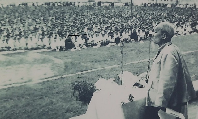 Bác Hồ về thăm và nói chuyện với nhân dân các dân tộc tỉnh Hà Bắc tại sân vận động Bắc Giang, ngày 17/10/1963. Ảnh tư liệu tại Bảo tàng tỉnh Bắc Giang