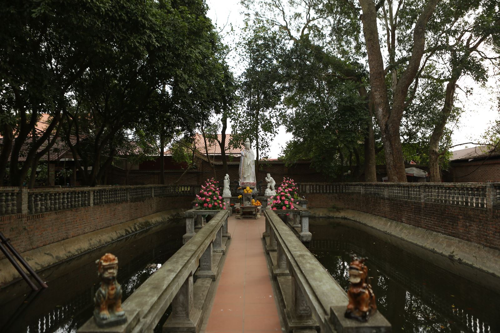 Chùa được công nhận là một trung tâm Phật giáo, nơi trước đây đào tạo tăng đồ cho cả nước.