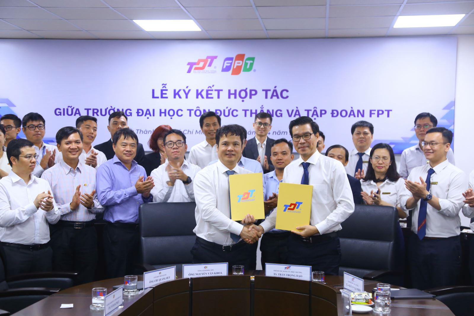 Toàn cảnh lễ ký kết hợp tác giữa trường Đại học Tôn Đức Thắng. và Tập đoàn FPT.