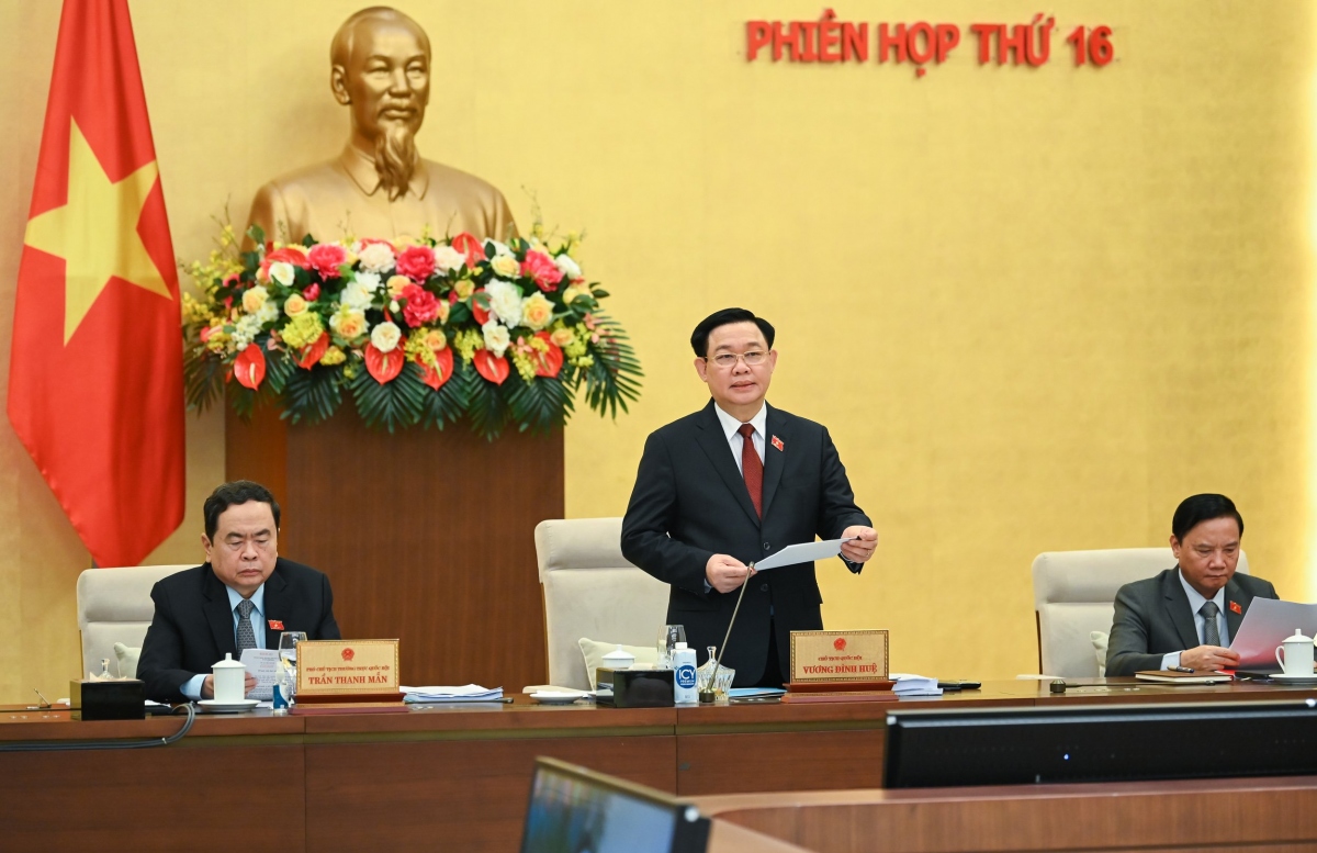 Chủ tịch Quốc hội Vương Đình Huệ phát biểu khai mạc phiên họp thứ 16 của Ủy ban Thường vụ Quốc hội.