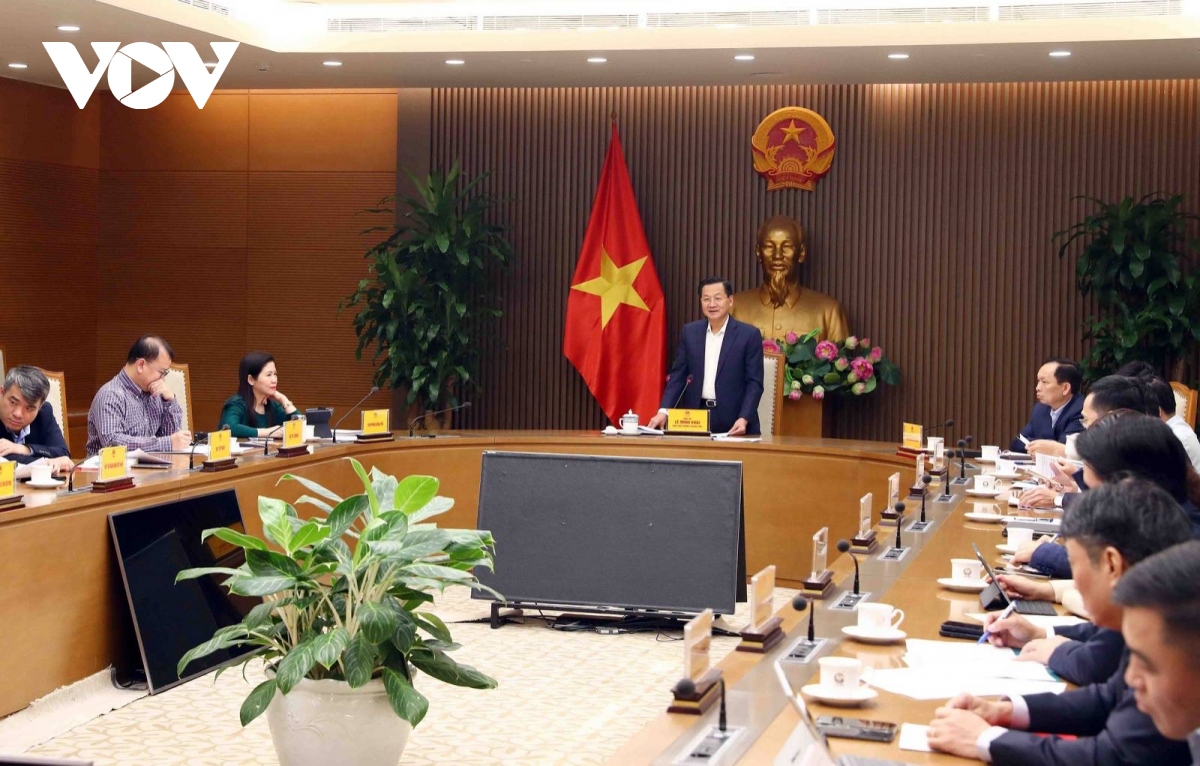 Phó Thủ tướng Lê Minh Khái chủ trì cuộc họp về tăng trưởng tín dụng.