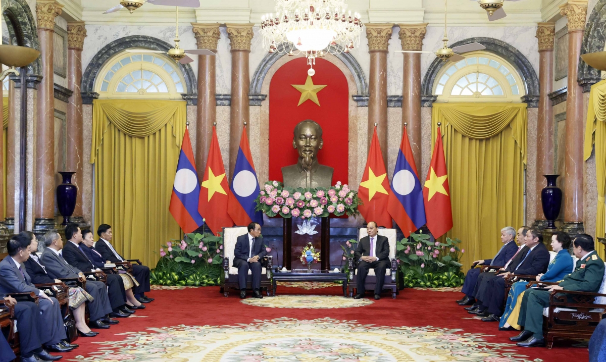 Thường trực Ban Bí thư, Phó Chủ tịch nước Lào Bounthong Chitmany bày tỏ vinh dự và vui mừng cùng đoàn đại biểu cấp cao Đảng, Nhà nước Lào sang thăm chính thức Việt Nam.