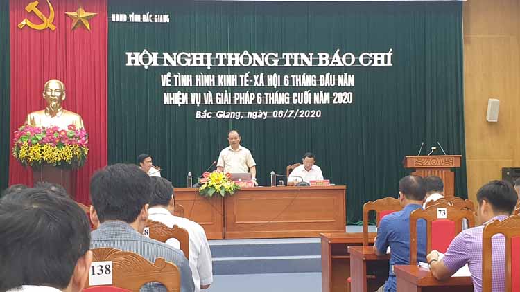 Ông Lại Thanh Sơn, Phó Chủ tịch UBND tỉnh chủ trì Hội nghị.