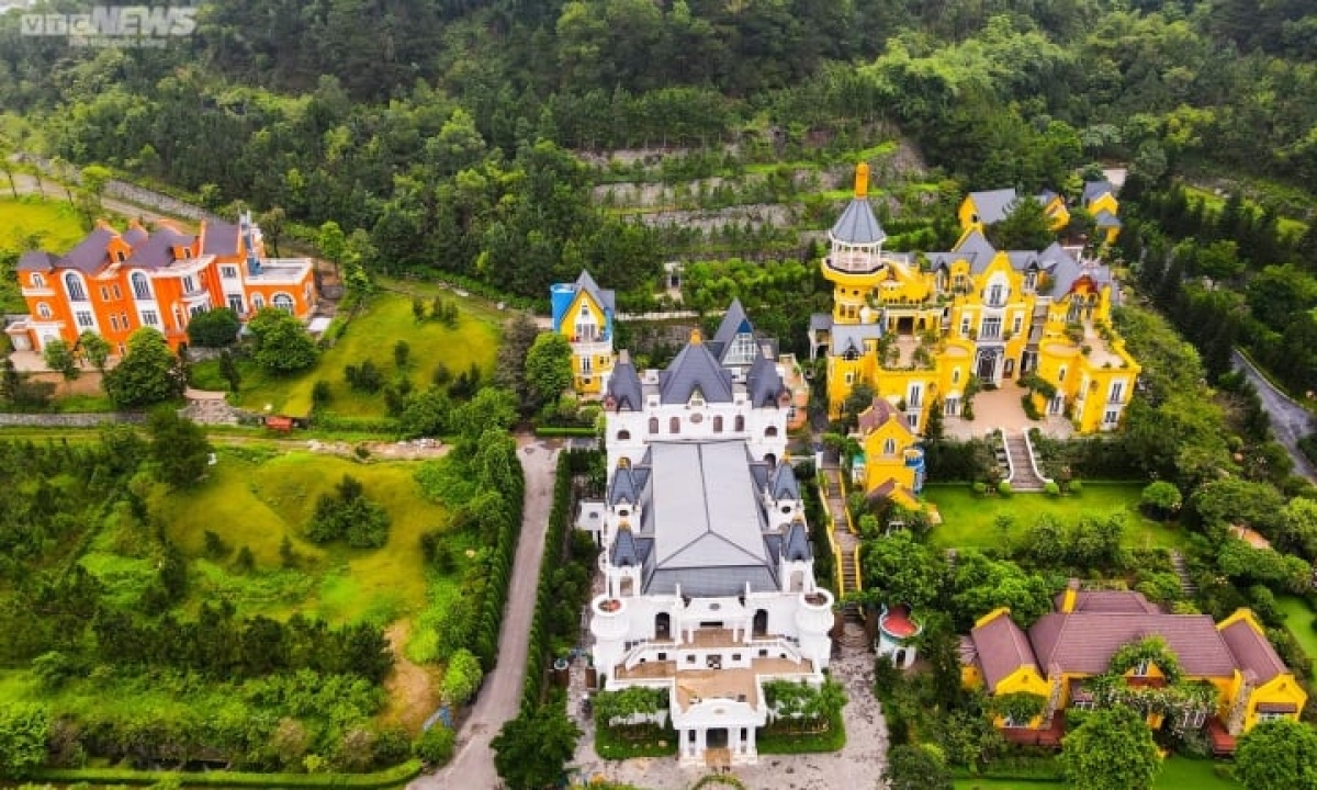 Nhiều biệt thự nằm trong phạm vi quy hoạch rừng phòng hộ ở huyện Sóc Sơn, Hà Nội.