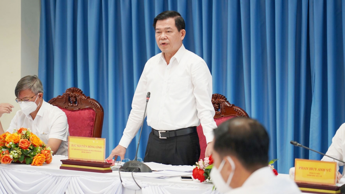 Bí thư Tỉnh ủy Đồng Nai Nguyễn Hồng Lĩnh phát biểu chỉ đạo tại cuộc họp sáng 23/8. (Ảnh: Thanh Niên)