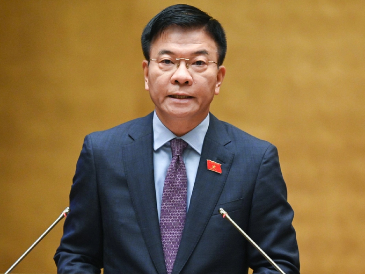 Bộ trưởng Lê Thành Long sẽ trả lời chất vấn thuộc lĩnh vực thuộc trách nhiệm của Bộ Tư pháp.