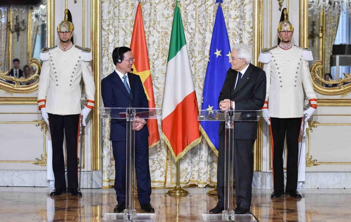 Chủ tịch nước Võ Văn Thưởng và Tổng thống Sergio Mattarella tại buổi họp báo.