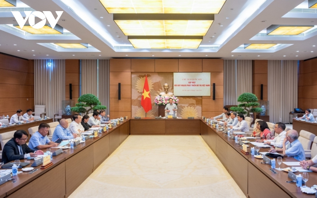Chủ tịch Quốc hội Vương Đình Huệ gặp mặt Hội Quy hoạch Phát triển đô thị Việt Nam.