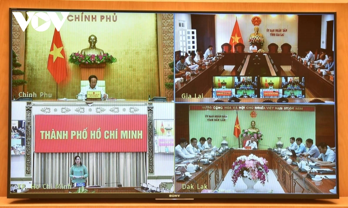 Phó Thủ tướng Lê Văn Thành họp trực tuyến với các bộ, ngành về đẩy nhanh vốn đầu tư công.