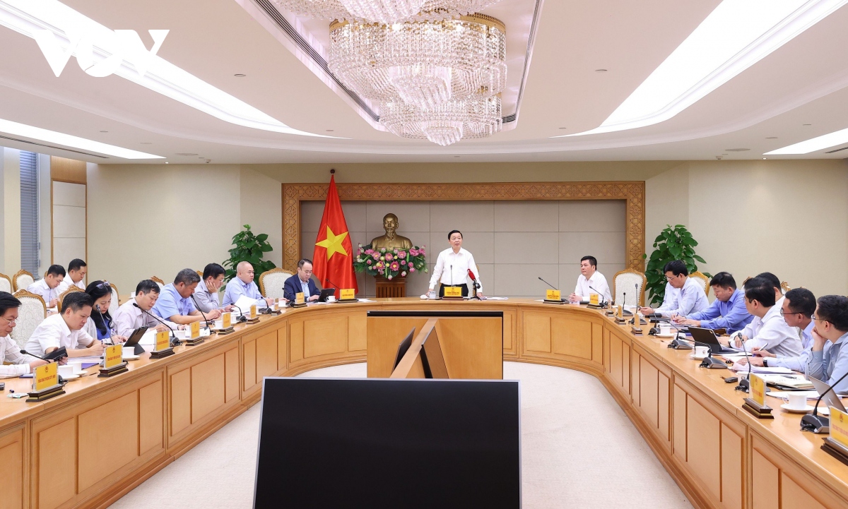 Phó Thủ tướng Trần Hồng Hà Chủ trì cuộc họp về dự thảo Nghị định quy định cơ chế, chính sách khuyến khích phát triển điện mặt trời mái nhà.