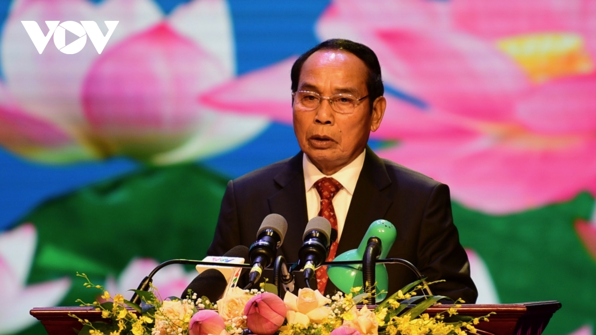 Ông Bounthong Chitmany, Ủy viên Bộ Chính trị, Thường trực Ban Bí thư Trung ương Đảng Nhân dân cách mạng Lào, Phó Chủ tịch nước Cộng hòa dân chủ Nhân dân Lào.