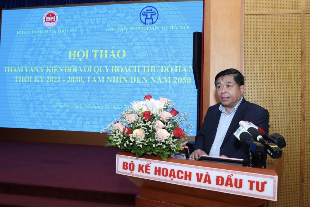 Bộ trưởng Bộ Kế hoạch và Đầu tư Nguyễn Chí Dũng phát biểu tại Hội thảo.