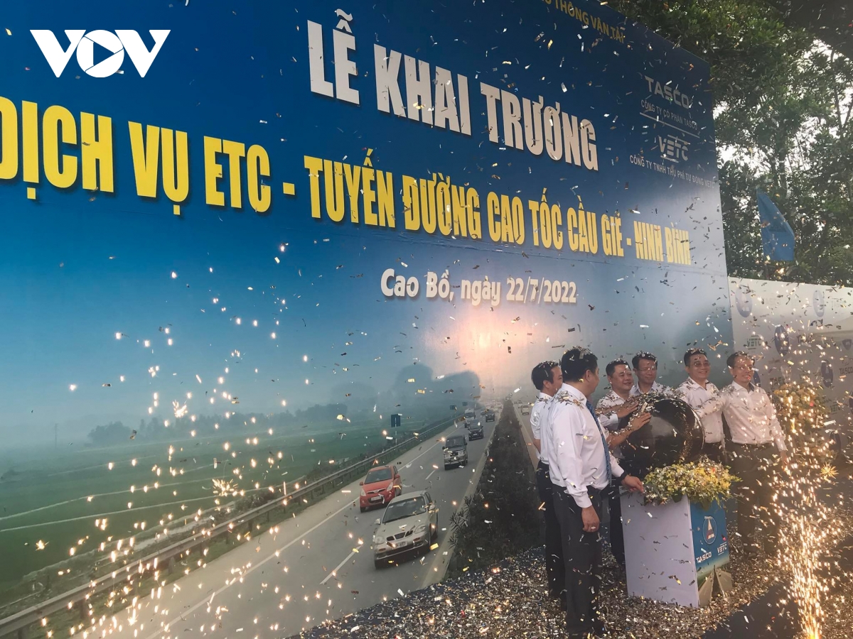 Lễ khánh thành thu phí không dừng ETC tuyến cao tốc Cầu Giẽ - Ninh Bình.