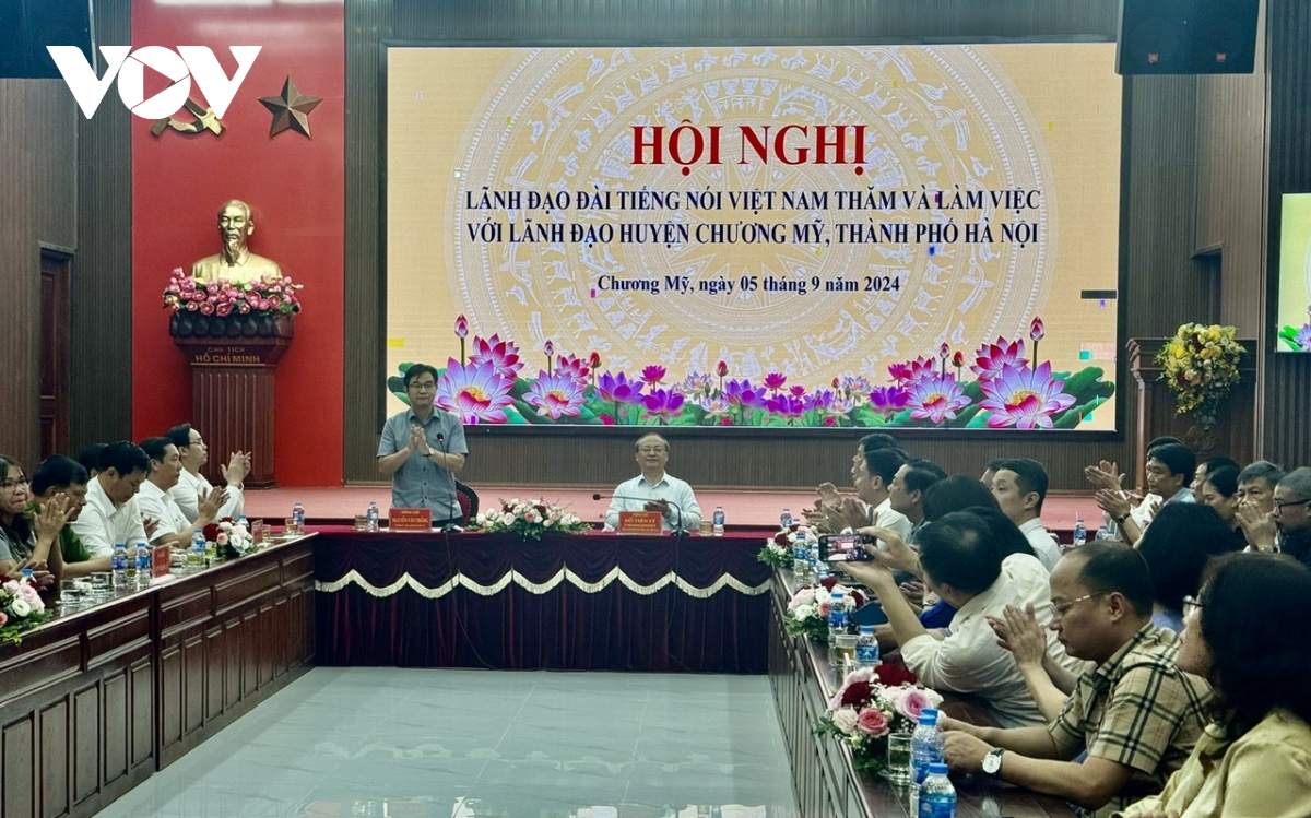 Quang cảnh buổi làm việc.