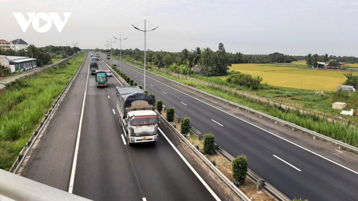 Đường cao tốc TP. HCM - Trung Lương đã phát huy hiệu quả gắn kết giữa TP.HCM và vùng ĐBSCL.