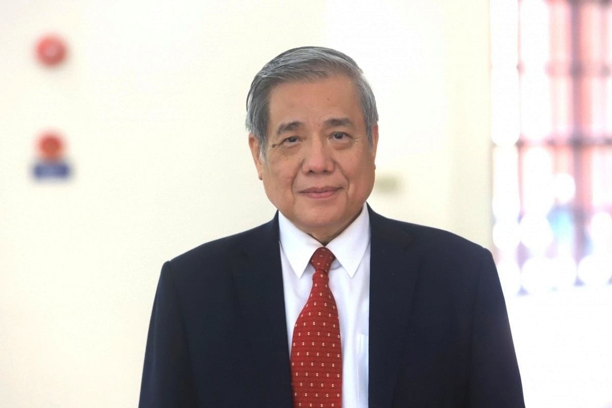 GS.TSKH Vũ Minh Giang, Phó Chủ tịch Hội Khoa học Lịch sử Việt Nam.