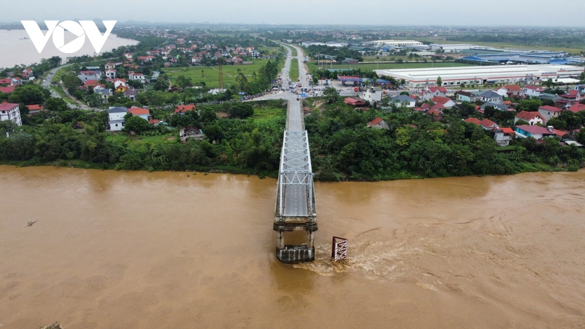 Đoạn cầu Phong Châu còn lại ở thời điểm hiện tại.