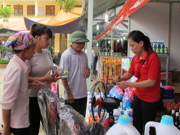 Việc đưa hàng Việt về nông thôn cần chú trọng giá cả hợp lý và chất lượng dịch vụ tốt mới thu hút người tiêu dùng.